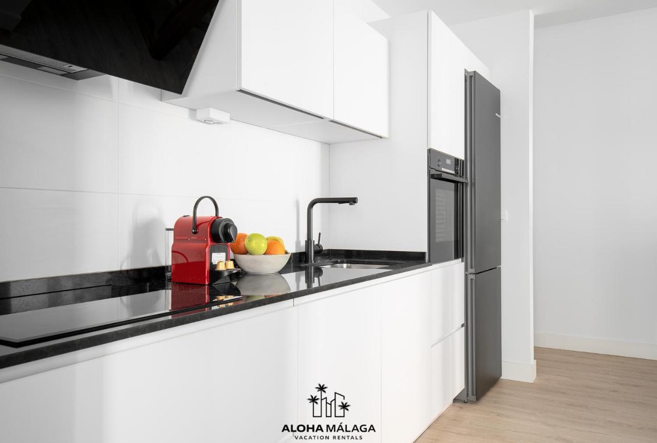 Appartamento Luxury Duplex With Pool And Padel Court In Town Málaga Esterno foto