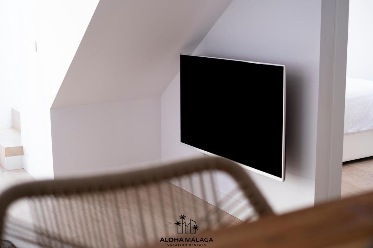 Appartamento Luxury Duplex With Pool And Padel Court In Town Málaga Esterno foto
