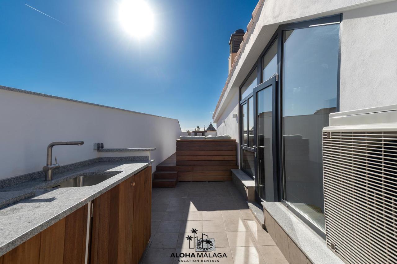 Appartamento Luxury Duplex With Pool And Padel Court In Town Málaga Esterno foto