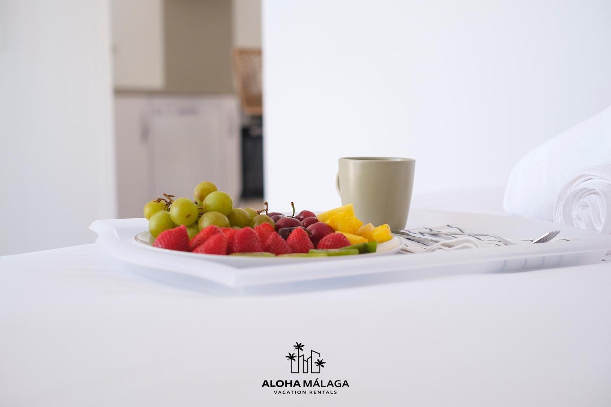 Appartamento Luxury Duplex With Pool And Padel Court In Town Málaga Esterno foto
